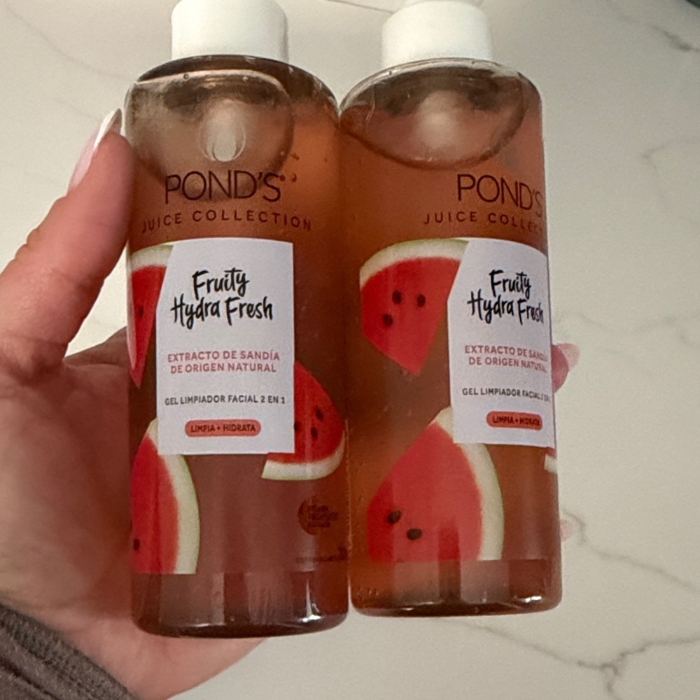 Pond's Fruity Hydra Fresh Watermelon Facial Cleanser